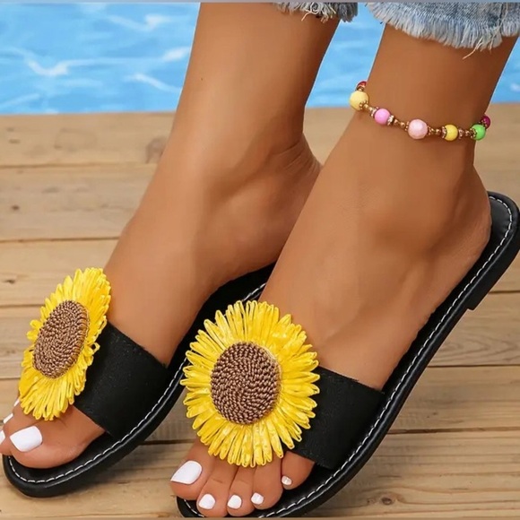 🌻 Sunflower Embellished Flat Slides, NWOT. 🌻 - Picture 2 of 5